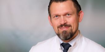 Prof. Dr. Jens E. Meyer, Chefarzt für Hals-Nasen-Ohren-Heilkunde, Kopf-Hals-Chirurgie, Plastische Operationen 