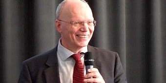 Dr. Stang