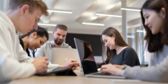 Bild: Lerngruppe Studierende am ACH
