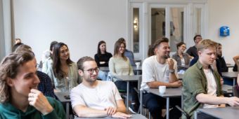 Bild:Studierende beim Chefaerztinnen-Podium 2023_3