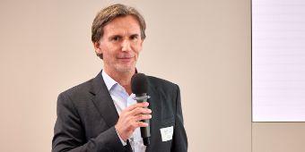 Thorsten Thiel bei Symposium Medizinstudium Next Gen Medicine AMS Roche