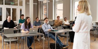 Hörsaal Studierende Lehrende Vorlesung
