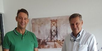 Bild: Reiterlegende Sloothaak mit Chefarzt Dr. Liebau