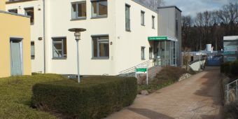 Außenansicht Asklepios Corona Testzentrum Bad Schwartau von Medilys