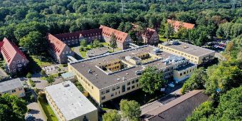 Luftansicht Asklepios Corona Test Zentrum Hamburg Rissen von MEDILYS