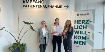 v.l.n.r. Corinna Schneider (Klinikmanagerin), Nina Krumrey, (Stipendiatin), Marianne Heurich (Personalleiterin)