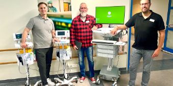 Geschäftsführer Felix Sasse zusammen mit dem neuen digitalen Prozessmanager Markus Bücherl und Pflegedirektor Alexander Ebert