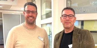 Pflegedirektor Alexander Ebert und Marco Pajonk