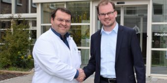 PD Dr. Konstantinos Kafchitsas (li.) und Marius Aach.
