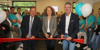 Das Motiv zeigt die Eröffnung vom Tag der offenen Tür