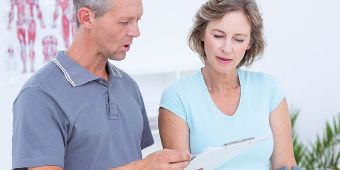 partzipative-onkologische-rehabilitation-patientengespräch