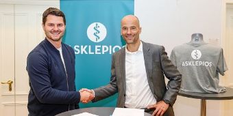  Sebastian Frecke, HSVH-Geschäftsführer (links), Joachim Gemmel, Sprecher der Geschäftsführung der Asklepios Kliniken Hamburg GmbH