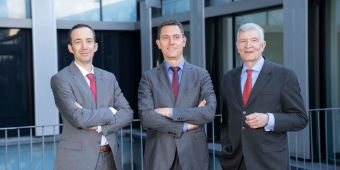 (v. l. n. r.) Prof. Dr. Thomas von Hahn, Chefarzt Gastroenterologie, Hepatologie & Interventionelle Endoskopie der Asklepios Klinik Barmbek; Prof. Dr. Jürgen Pohl, Chefarzt Gastroenterologie und interventionelle Endoskopie der Asklepios Klinik Altona; Prof. Dr. Thomas Rösch, Direktor der Klinik für Interdisziplinäre Endoskopie am Universitätsklinikum Hamburg-Eppendorf. 