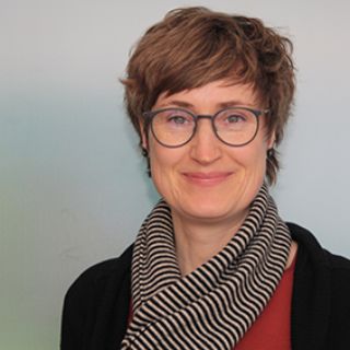 Dr. Leonore Bachler