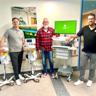 Geschäftsführer Felix Sasse zusammen mit dem neuen digitalen Prozessmanager Markus Bücherl und Pflegedirektor Alexander Ebert